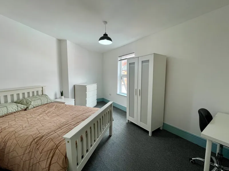 Arthur St // 2 Bed & 2 Bath // JUNE 2026 - Image 5